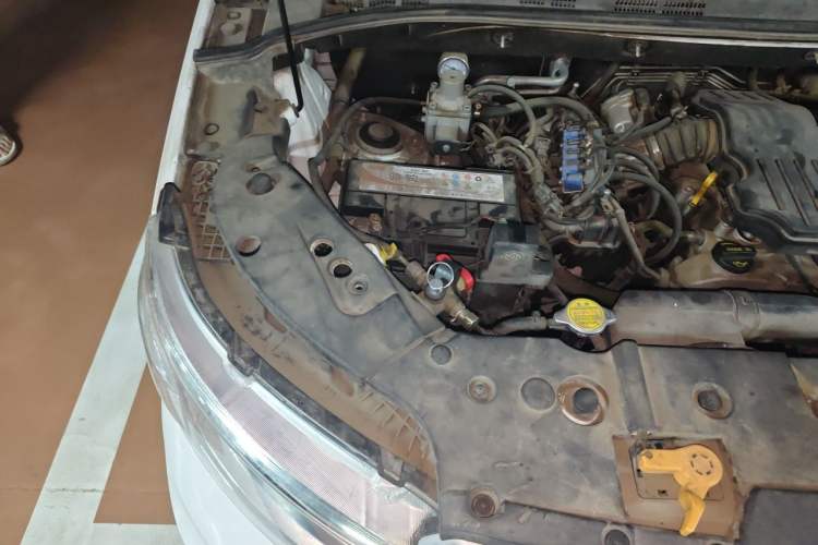 Used CHANGAN OSHAN X70A 2018 1.5L Manual Luxury Model Engine Bay Right