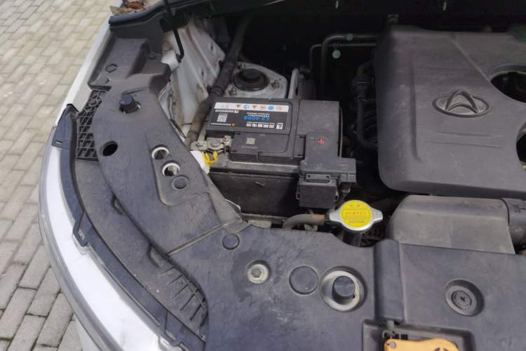 Used CHANGAN OSHAN X70A 2018 1.5L Manual Elite Version Engine Bay Right