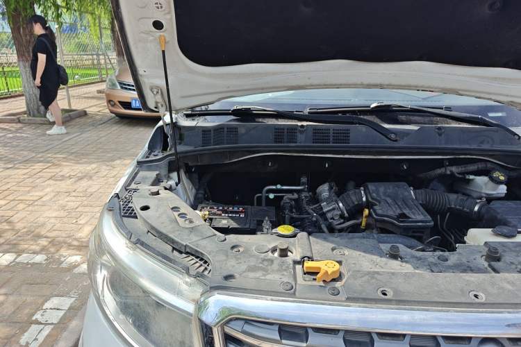Used CHANGAN OSHAN X70A 2018 1.5L Manual Luxury Model Engine Bay Right