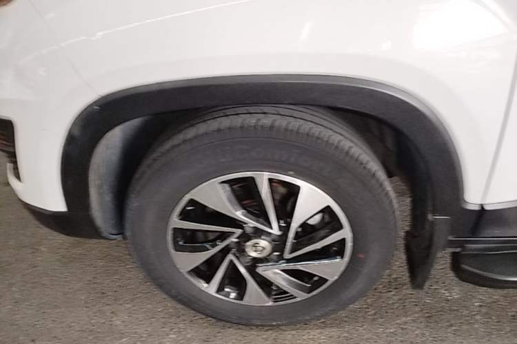 Used CHANGAN OSHAN X70A 2018 1.5L Manual Base Version Exterior 4