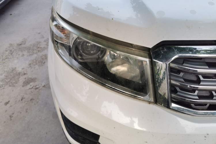 Used CHANGAN OSHAN X70A 2018 1.5L Manual Standard Edition Exterior 6