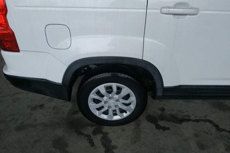 Used CHANGAN OSHAN X70A 2018 1.5L Manual Standard Edition Exterior 8