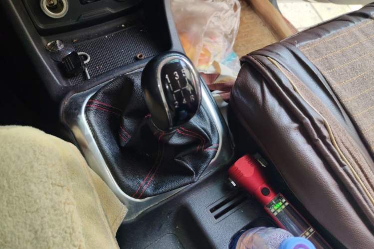 Used CHANGAN OSHAN X70A 2018 1.5L Manual Comfort Model Gear Lever