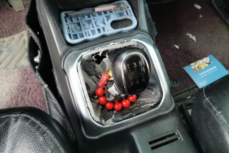 Used CHANGAN OSHAN X70A 2018 1.5L Manual Standard Edition Gear Lever
