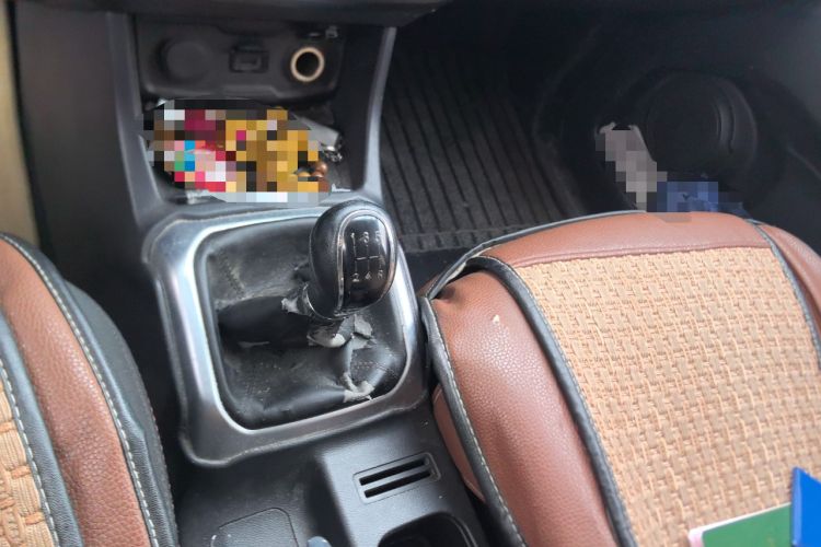 Used CHANGAN OSHAN X70A 2018 1.5L Manual Standard Edition Gear Lever