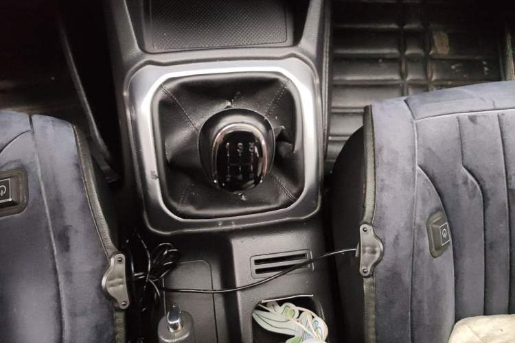 Used CHANGAN OSHAN X70A 2018 1.5L Manual Standard Edition Gear Lever