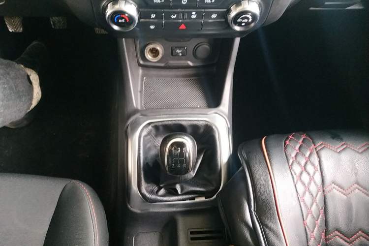 Used CHANGAN OSHAN X70A 2018 1.5L Manual Comfort Model Gear Lever