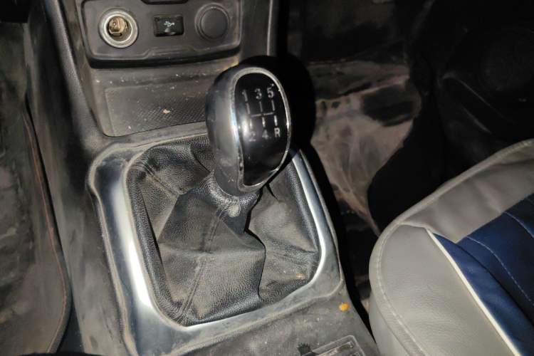 Used CHANGAN OSHAN X70A 2018 1.5L Manual Comfort Model Gear Lever