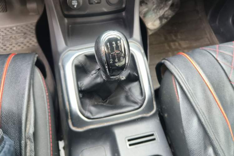 Used CHANGAN OSHAN X70A 2018 1.5L Manual Comfort Model Gear Lever