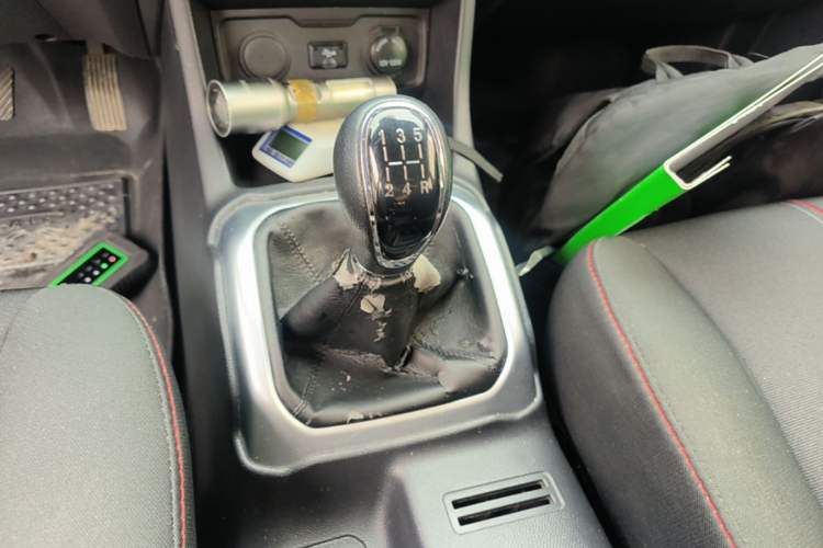Used CHANGAN OSHAN X70A 2018 1.5L Manual Standard Edition Gear Lever