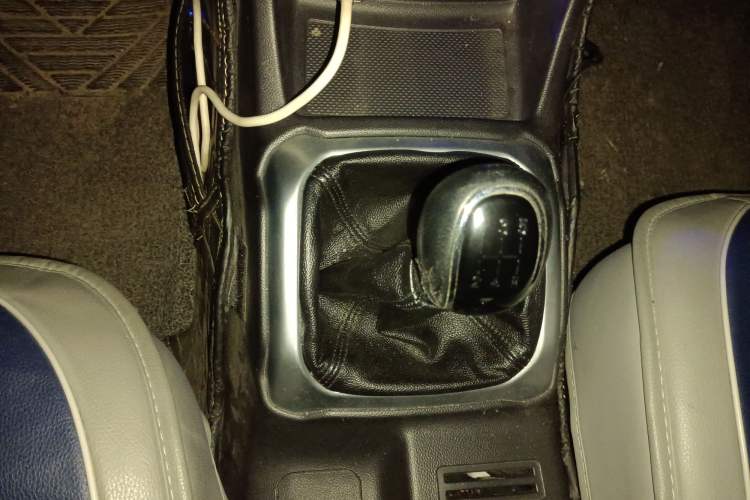 Used CHANGAN OSHAN X70A 2018 1.5L Manual Standard Edition Gear Lever