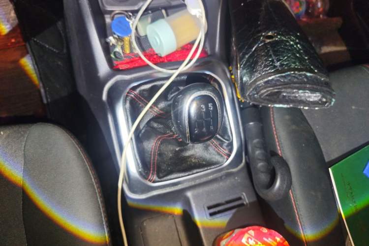 Used CHANGAN OSHAN X70A 2018 1.5L Manual Standard Edition Gear Lever
