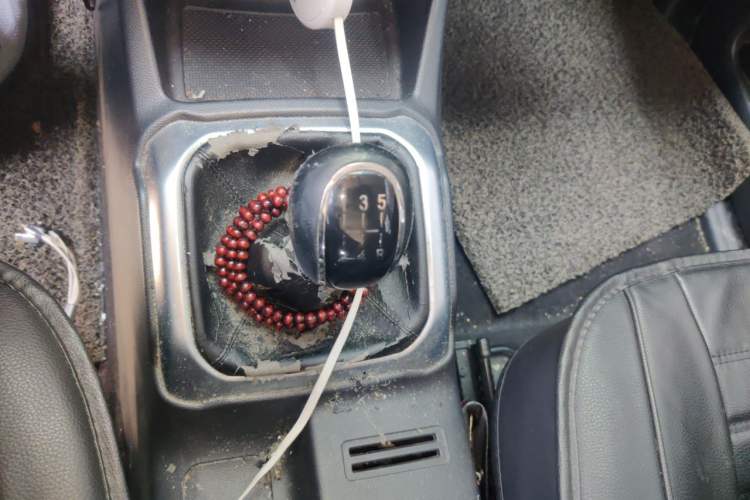 Used CHANGAN OSHAN X70A 2018 1.5L Manual Comfort Model Gear Lever