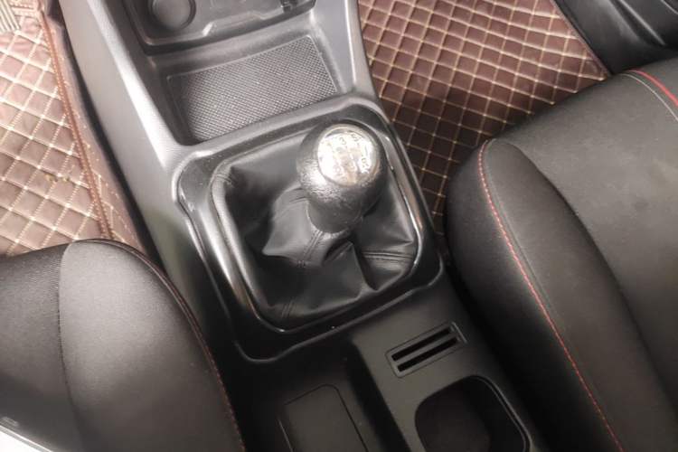 Used CHANGAN OSHAN X70A 2018 1.5L Manual Base Version Gear Lever