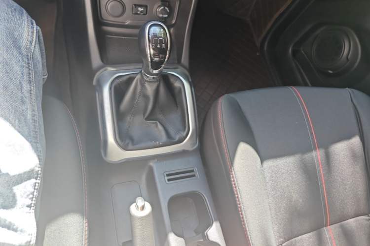 Used CHANGAN OSHAN X70A 2018 1.5L Manual Standard Edition Gear Lever