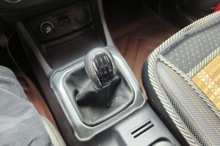Used CHANGAN OSHAN X70A 2018 1.5L Manual Luxury Model Gear Lever