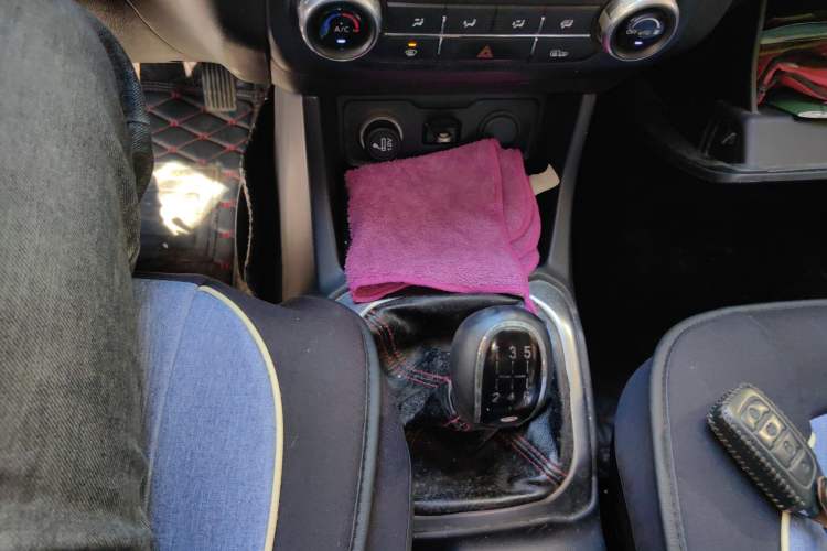 Used CHANGAN OSHAN X70A 2018 1.5L Manual Luxury Model Gear Lever