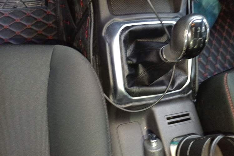 Used CHANGAN OSHAN X70A 2018 1.5L Manual Comfort Model Gear Lever