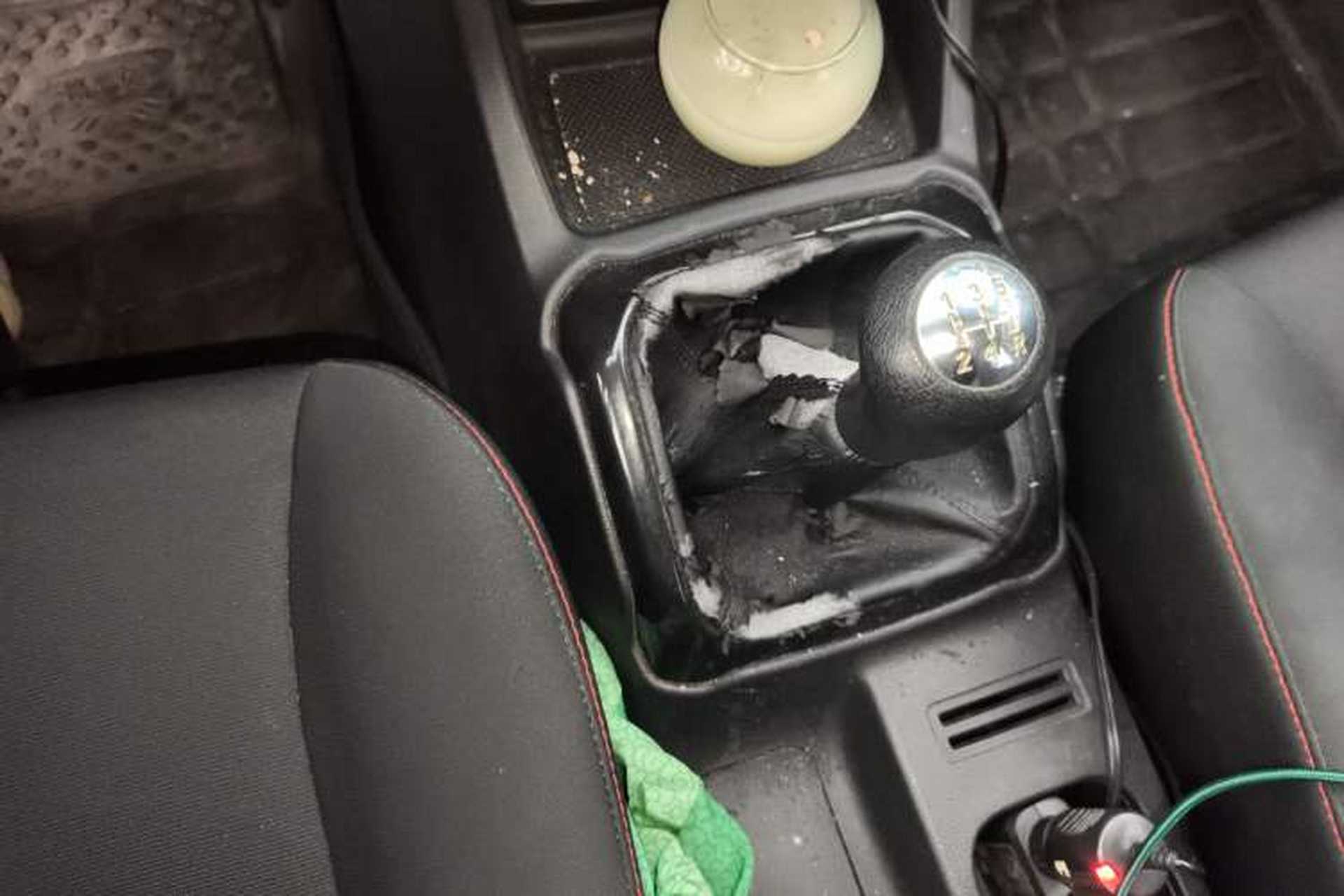 Used CHANGAN OSHAN X70A 2018 1.5L Manual Standard Edition Gear Lever