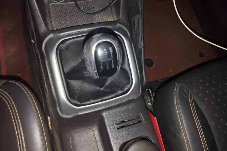 Used CHANGAN OSHAN X70A 2018 1.5L Manual Luxury Model Gear Lever