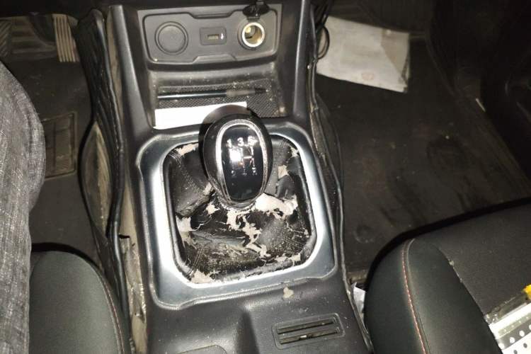 Used CHANGAN OSHAN X70A 2018 1.5L Manual Standard Edition Gear Lever