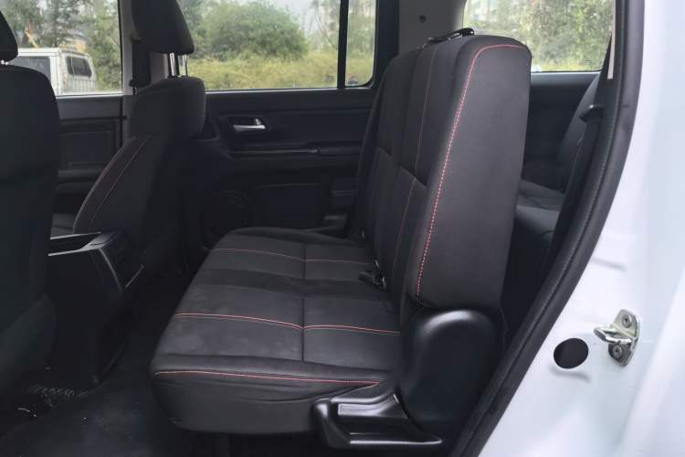 Used CHANGAN OSHAN X70A 2018 1.5L Manual Base Version Interior 1