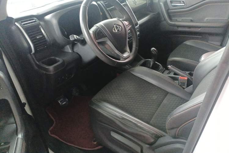 Used CHANGAN OSHAN X70A 2018 1.5L Manual Luxury Model Interior 1