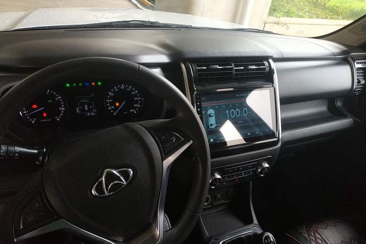 Used CHANGAN OSHAN X70A 2018 1.5L Manual Comfort Model Interior 2