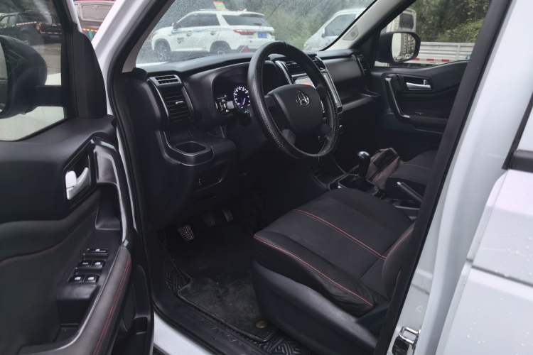 Used CHANGAN OSHAN X70A 2018 1.5L Manual Base Version Interior 2