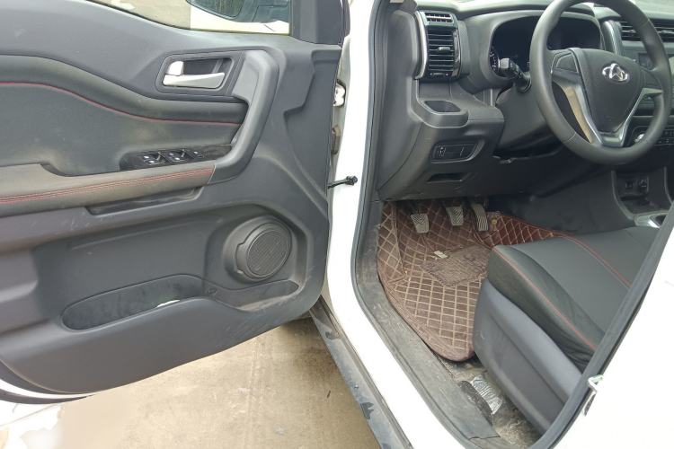 Used CHANGAN OSHAN X70A 2018 1.5L Manual Standard Edition Interior 3