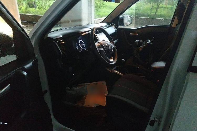 Used CHANGAN OSHAN X70A 2018 1.5L Manual Standard Edition Interior 3