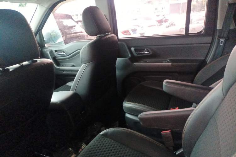 Used CHANGAN OSHAN X70A 2018 1.5L Manual Luxury Model Interior 3