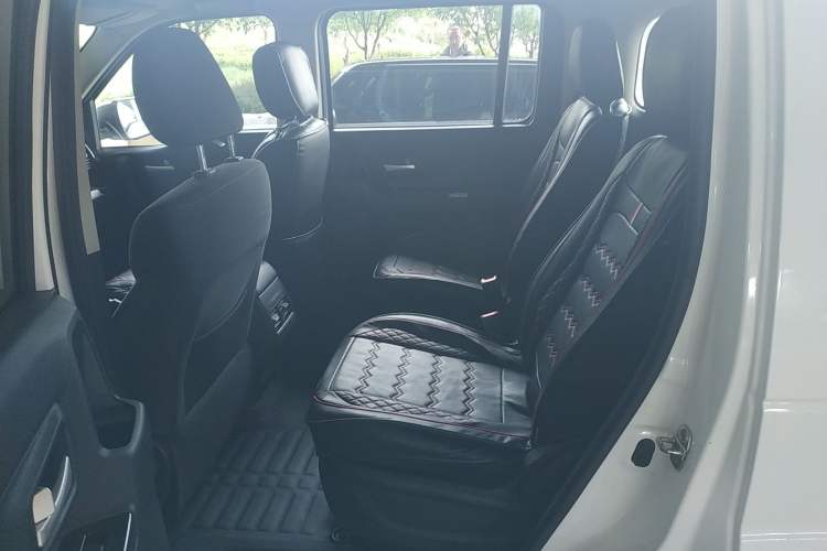 Used CHANGAN OSHAN X70A 2018 1.5L Manual Comfort Model Interior 4