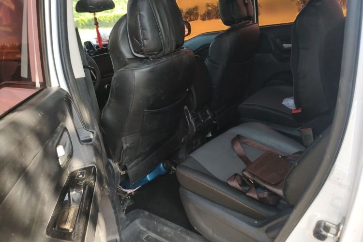 Used CHANGAN OSHAN X70A 2018 1.5L Manual Comfort Model Interior 4