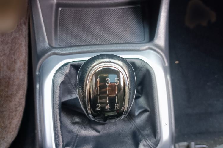 Used CHANGAN OSHAN X70A 2018 1.5L Manual Luxury Model Interior 4