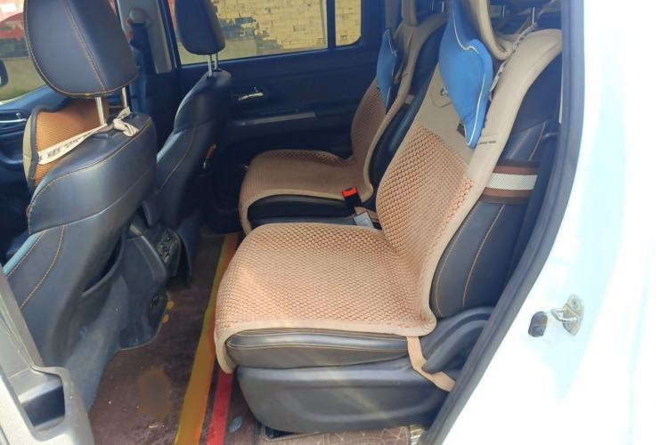Used CHANGAN OSHAN X70A 2018 1.5L Manual Elite Version Interior 4