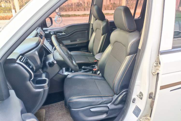 Used CHANGAN OSHAN X70A 2018 1.5L Manual Luxury Model Interior 6
