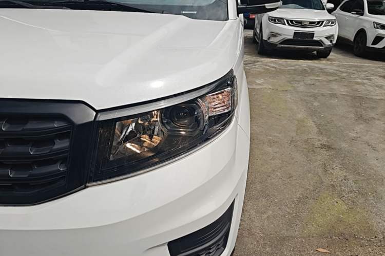 Used CHANGAN OSHAN X70A 2018 1.5L Manual Base Version Left Front Headlight