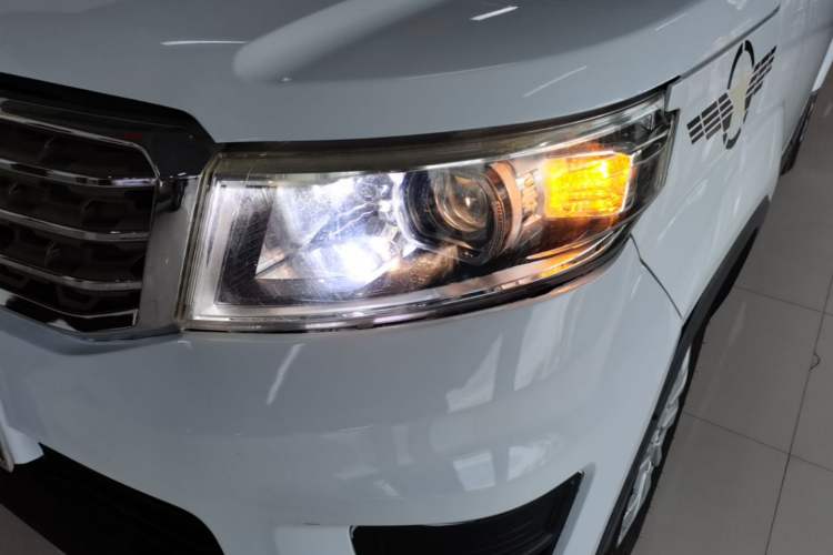 Used CHANGAN OSHAN X70A 2018 1.5L Manual Standard Edition Left Front Headlight