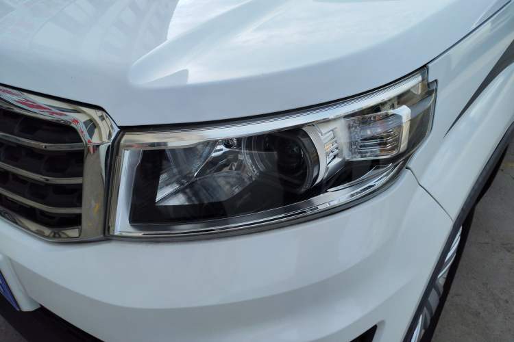 Used CHANGAN OSHAN X70A 2018 1.5L Manual Comfort Model Left Front Headlight