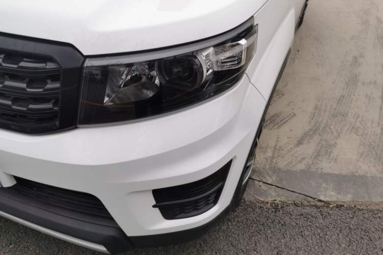 Used CHANGAN OSHAN X70A 2018 1.5L Manual Base Version Left Front Headlight