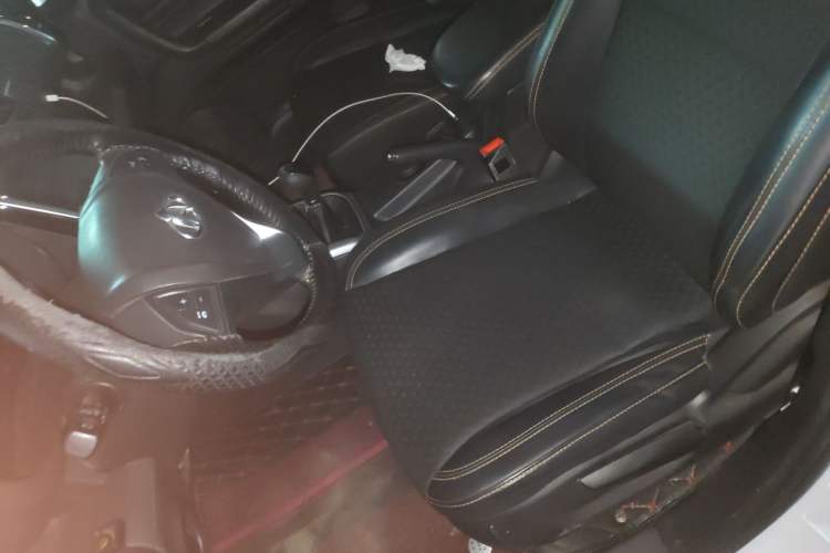 Used CHANGAN OSHAN X70A 2018 1.5L Manual Luxury Model Left Front Seat