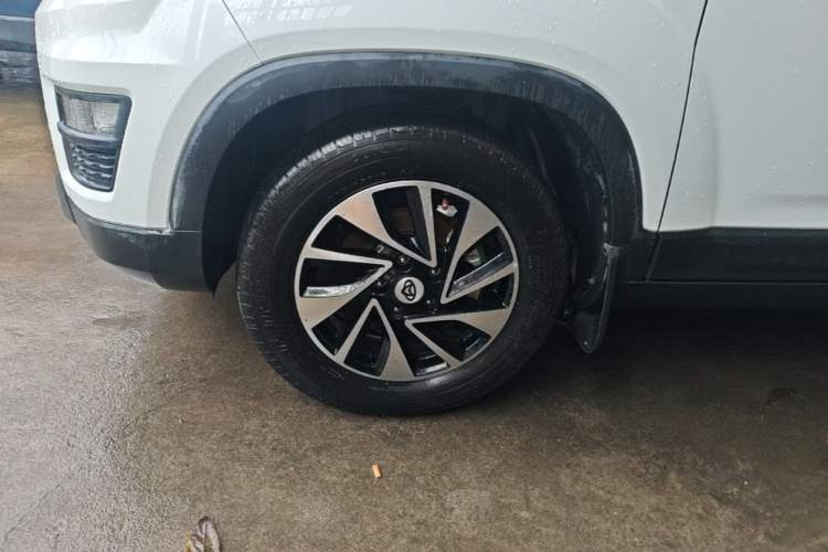 Used CHANGAN OSHAN X70A 2018 1.5L Manual Elite Version Left Front Wheel Hub