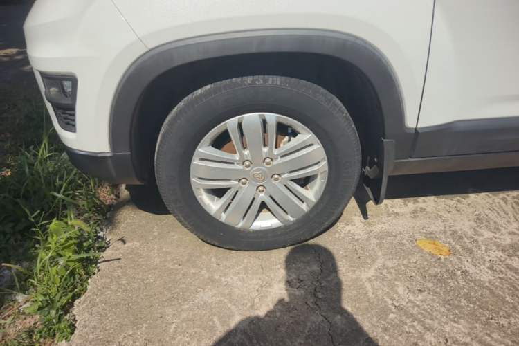 Used CHANGAN OSHAN X70A 2018 1.5L Manual Comfort Model Left Front Wheel Hub