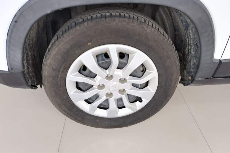Used CHANGAN OSHAN X70A 2018 1.5L Manual Standard Edition Left Front Wheel Hub