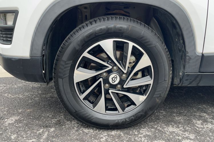 Used CHANGAN OSHAN X70A 2018 1.5L Manual Elite Version Left Front Wheel Hub