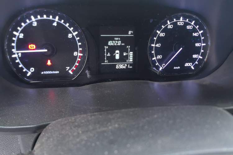 Used CHANGAN OSHAN X70A 2018 1.5L Manual Standard Edition Odometer Close Up