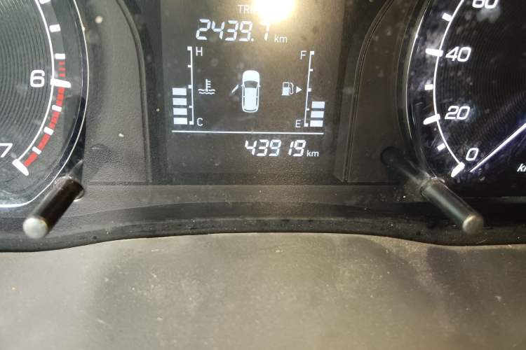 Used CHANGAN OSHAN X70A 2018 1.5L Manual Standard Edition Odometer Close Up