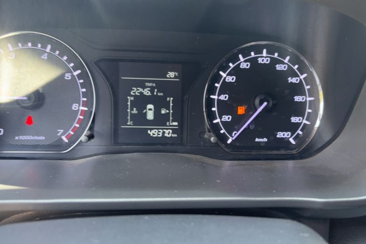 Used CHANGAN OSHAN X70A 2018 1.5L Manual Standard Edition Odometer Close Up