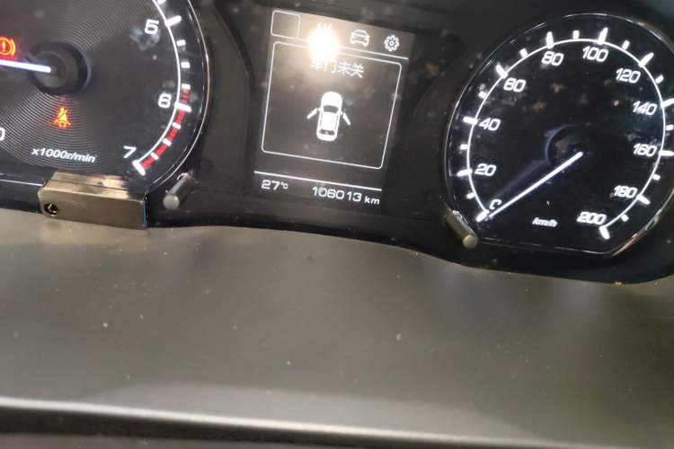 Used CHANGAN OSHAN X70A 2018 1.5L Manual Luxury Model Odometer Close Up
